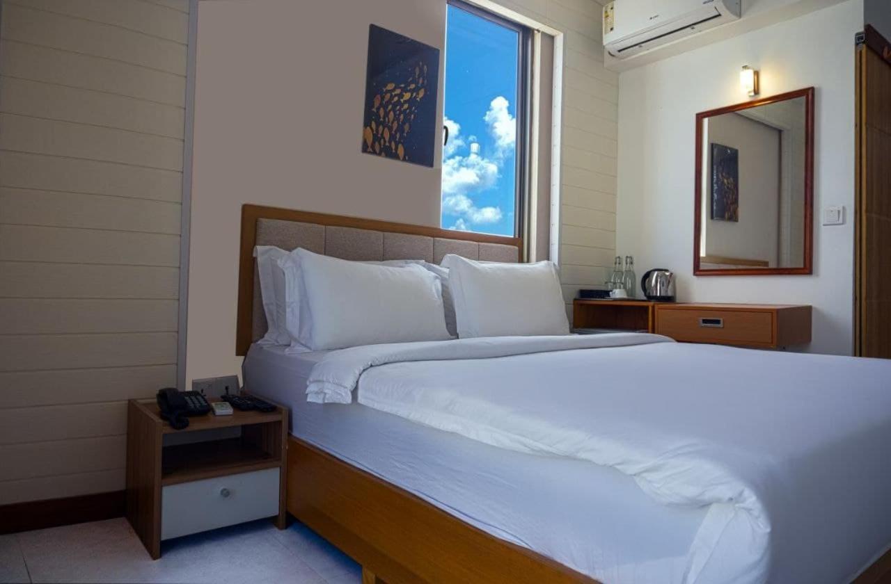 Araamview Hotel Hulhumalé Buitenkant foto